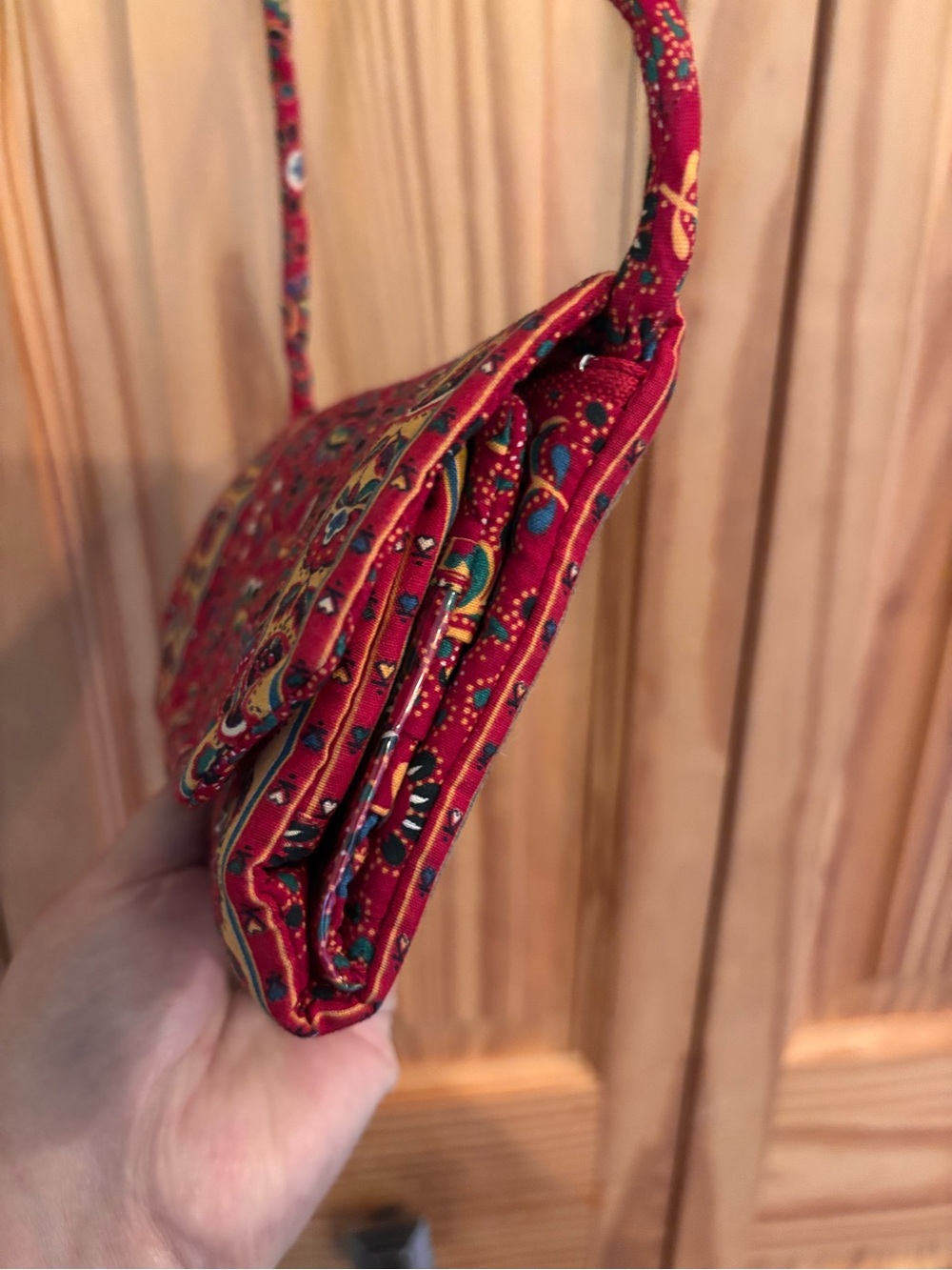 Vera Bradley Red Floral Quilted Crossbody Bag - Retired Pattern - Picture 5 of 12